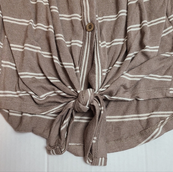 Tan Striped Knotted Flutter Sleeve Top - Picture 4 of 9